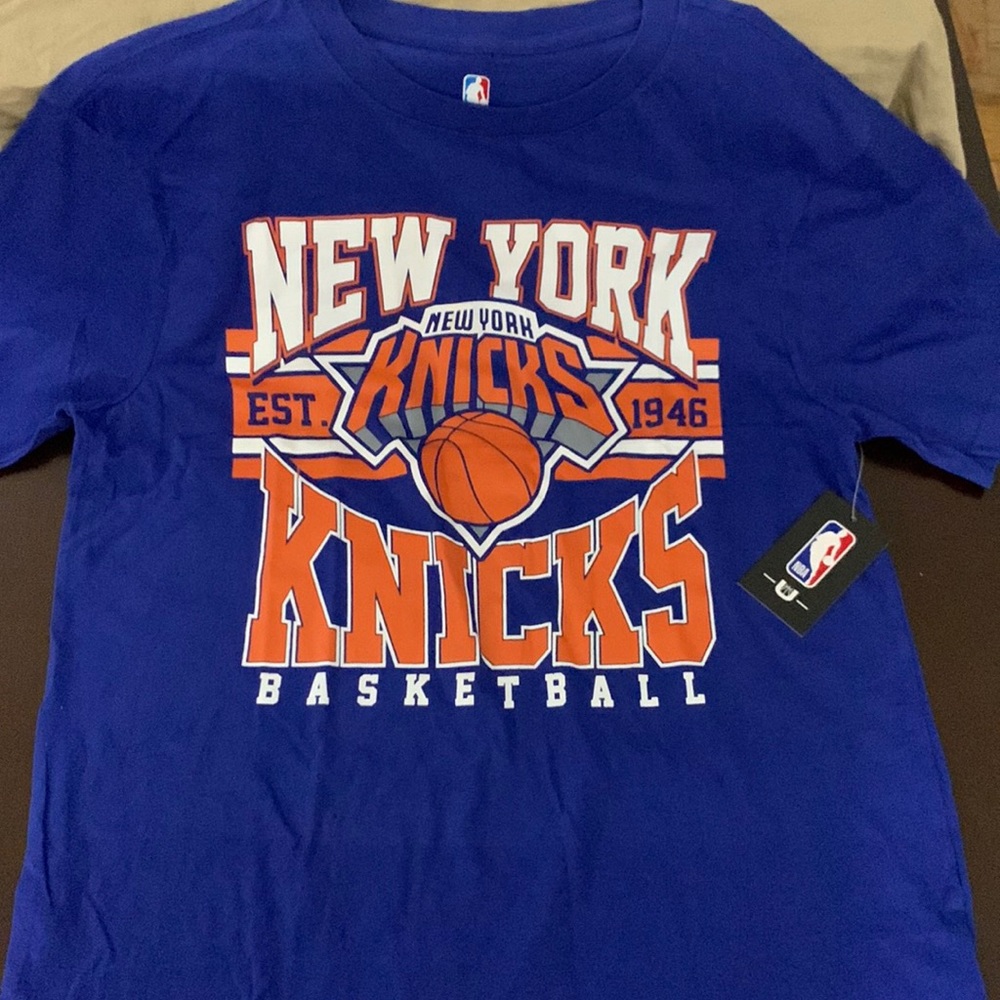 New York Knicks Tee Shirt, Only size medium